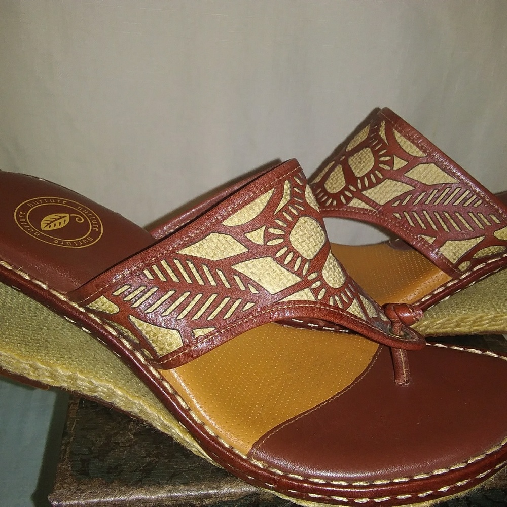 Women's NURTURE Sandals